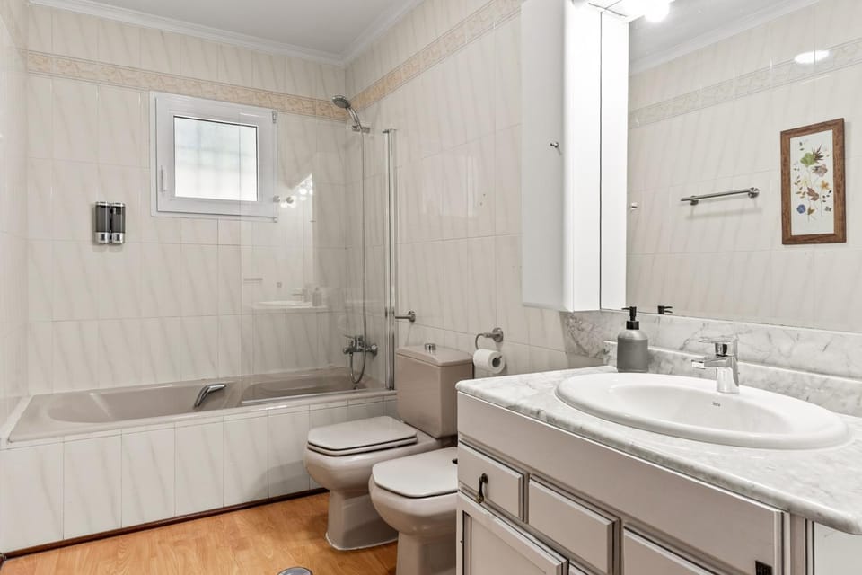 Bathroom, Living room