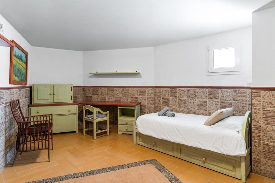 Property building, Living room, Bedroom