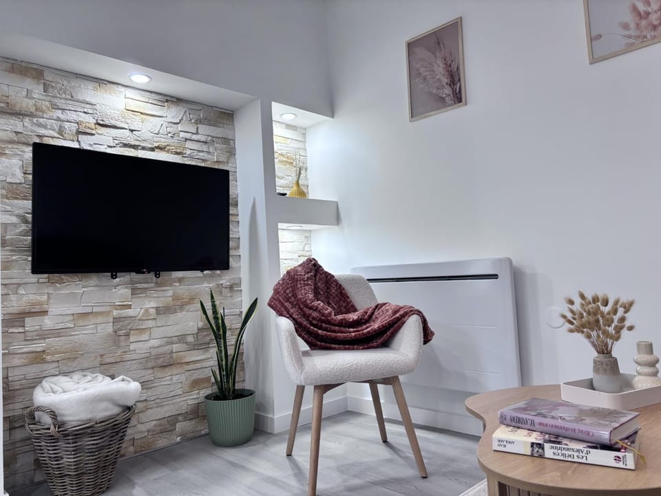 TV and multimedia, Seating area
