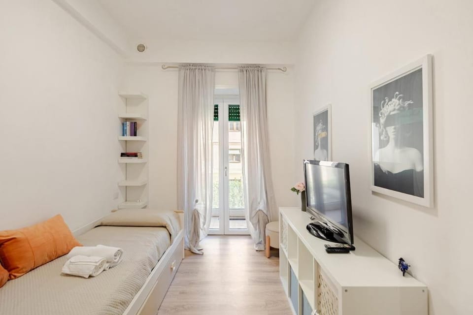 Claudia's Home Minimal Design 500m from the Center Apartment in Viterbo