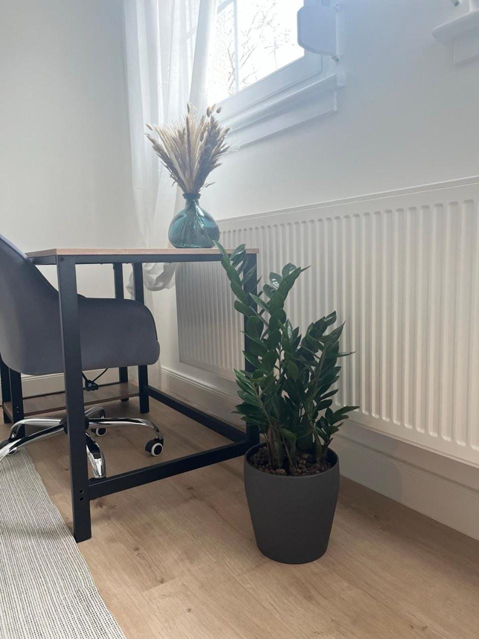 Seating area, internet