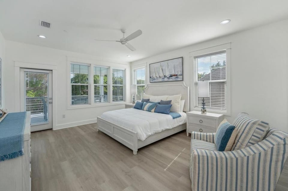 Seaspray - Pool - Sleeps 26 - Beach access! House in Destin