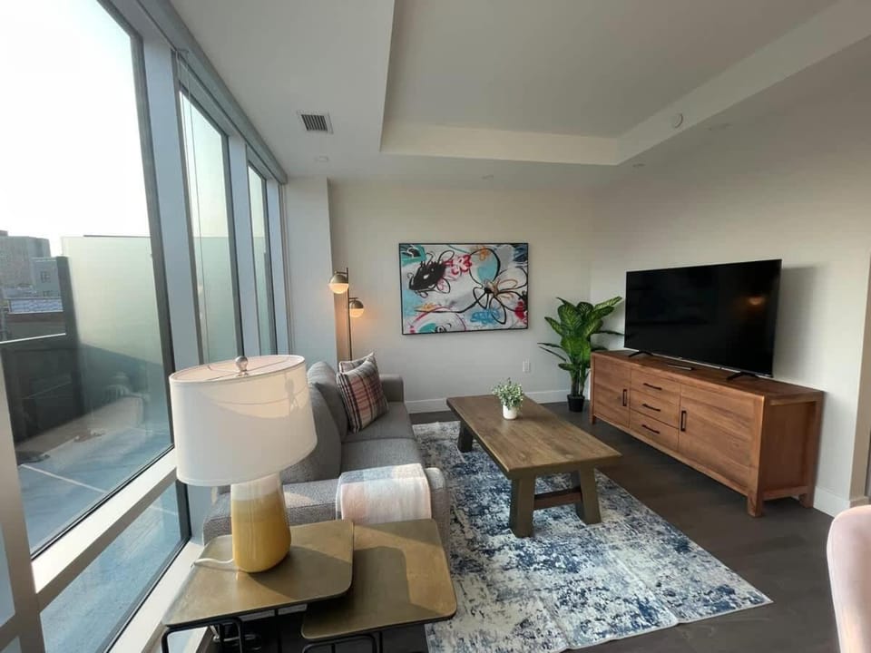 Downtown bright and modern 1 BR with 6 appliances Apartment in Dartmouth