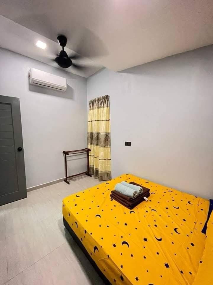 Bed, Bedroom, air conditioner