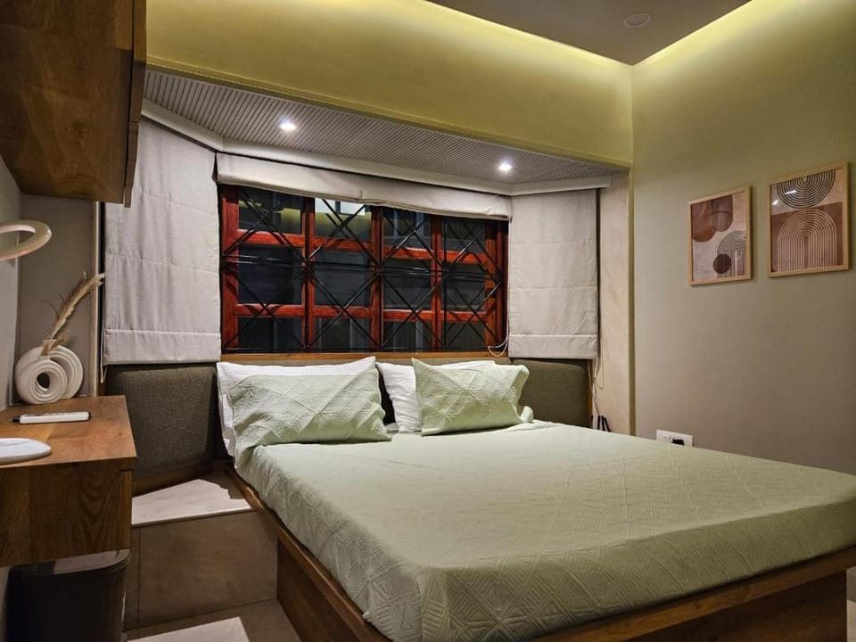 Bandra's Prime Studio Apartment in Mumbai