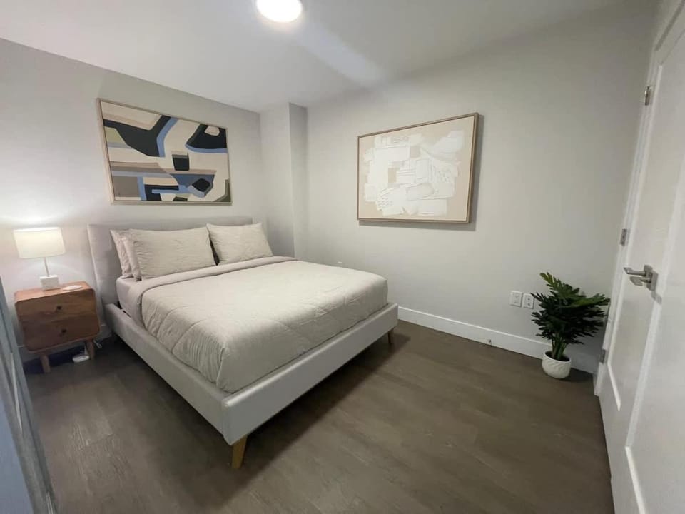 Waterfront downtown 1 Bedroom with 6 appliances Apartment in Dartmouth
