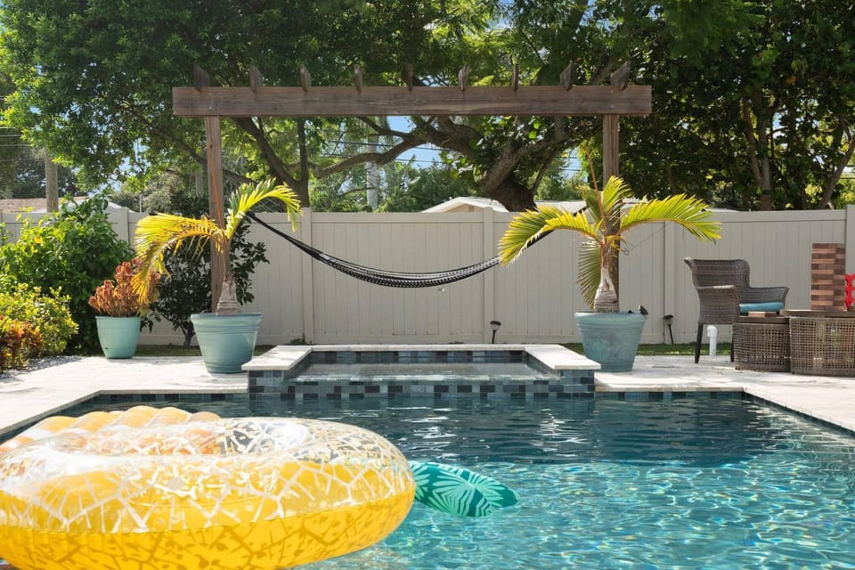 Balcony/Terrace, Pool view, Swimming pool