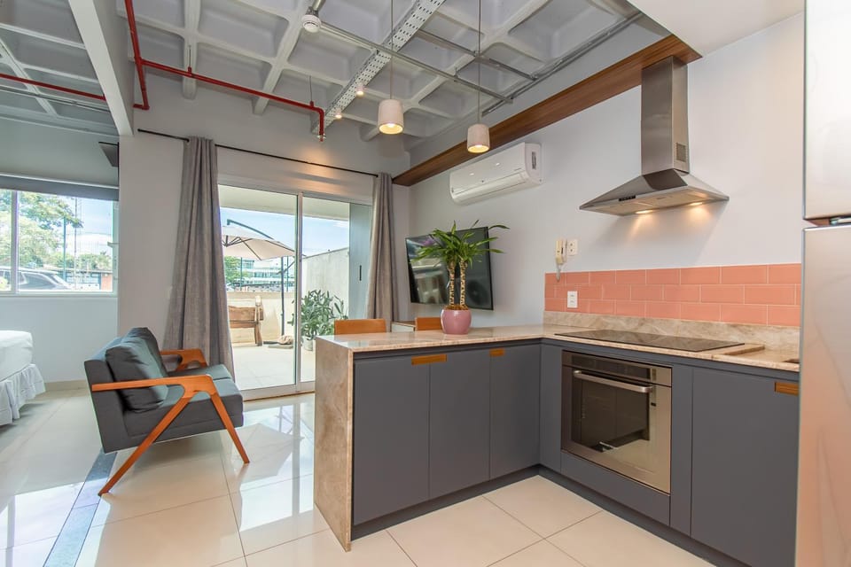 TV and multimedia, Kitchen or kitchenette, Photo of the whole room, Seating area, Dining area, air conditioner