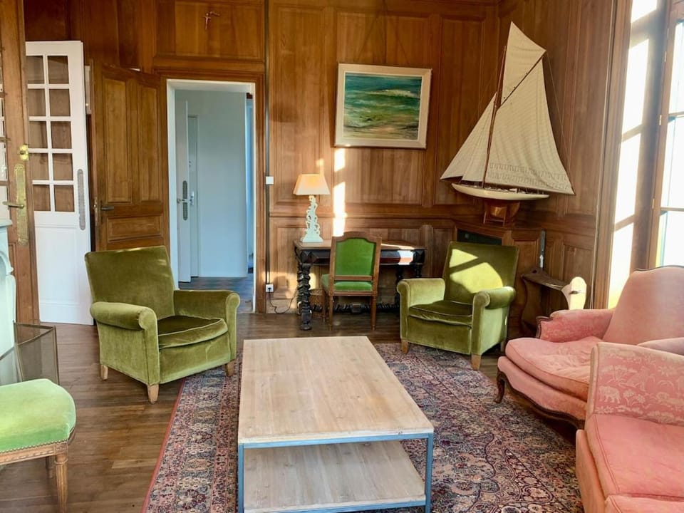 Seating area