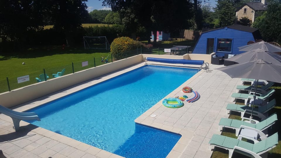 Swimming pool, Swimming pool