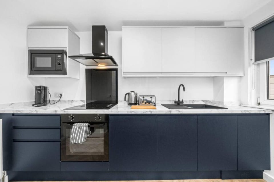 3-Bed Home in East Kilbride Ideal for Contractors & Longer Stays from Voyage Collection Apartment in East Kilbride