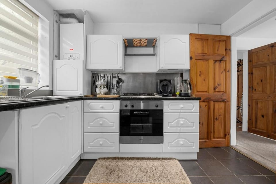 Two Bedroom House by Brookland Stays Serviced Accommodation Short Lets Middleton with Free WiFi Apartment in Manchester