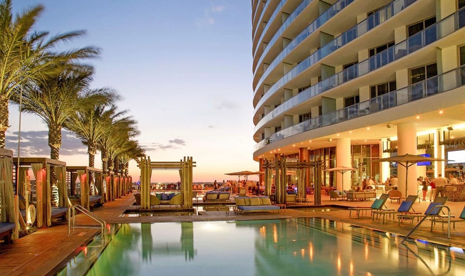 Property building, Communal lounge/ TV room, Swimming pool, sunbed
