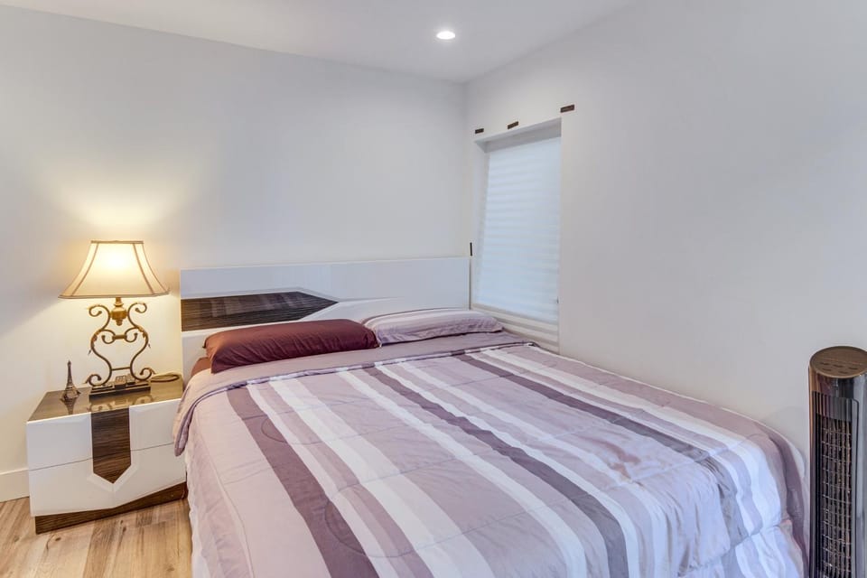 Work & Play! North Hills Studio 15 Mi to Hollywood Apartment in North Hills
