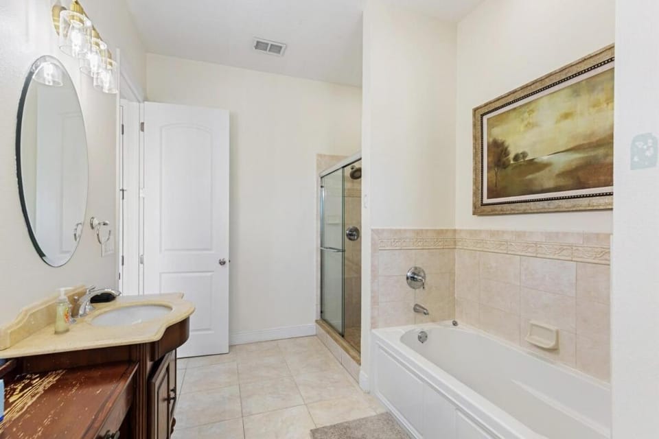 Spacious 4BR-3BA Townhouse Steps from the Beach House in Indian Shores