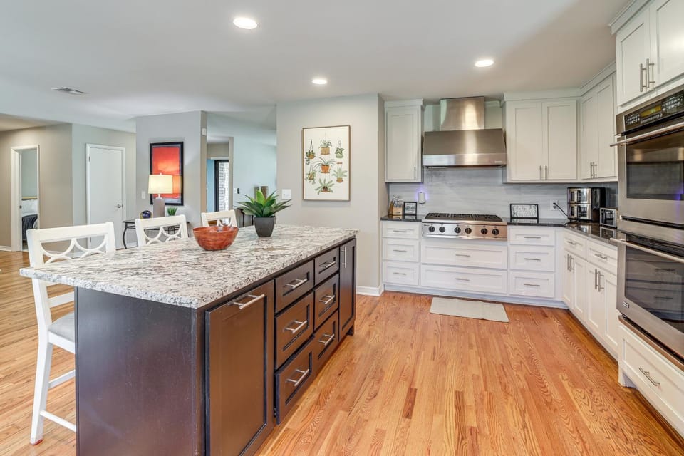 Pet-Friendly Home w/ Yard: 8 Mi to Downtown Tulsa! House in Tulsa