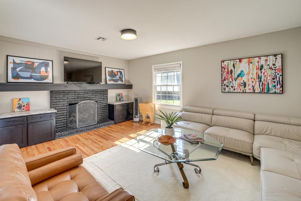 Pet-Friendly Home w/ Yard: 8 Mi to Downtown Tulsa! House in Tulsa