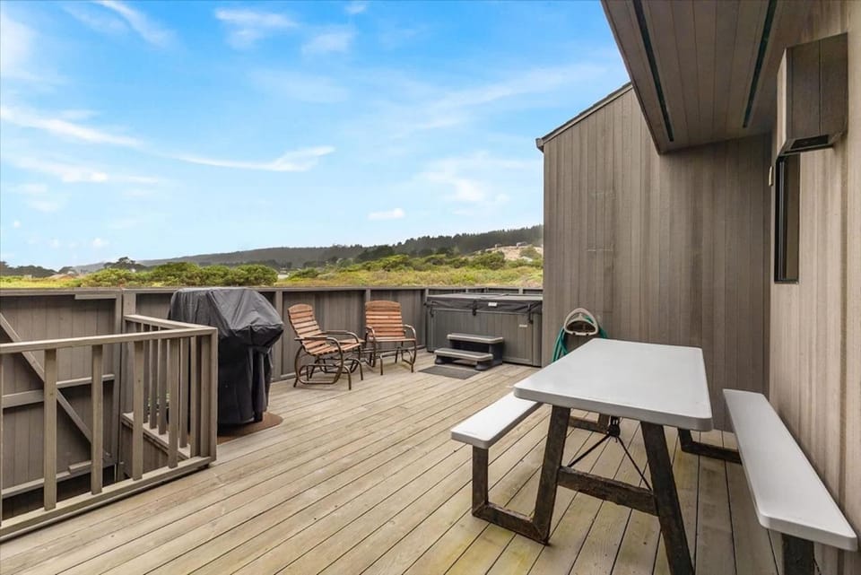 Pacific FantaSea - Ocean Views & Hot Tub Escape House in Sonoma County