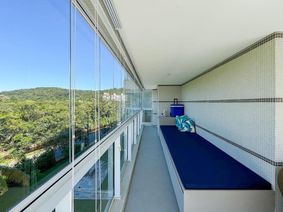 Balcony/Terrace, Mountain view