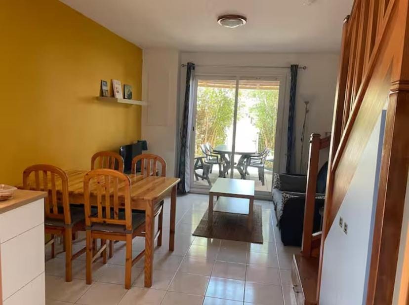 Maisonnette Ti Lézard Vert au calme à 100 mètres de la plage House in Occitanie