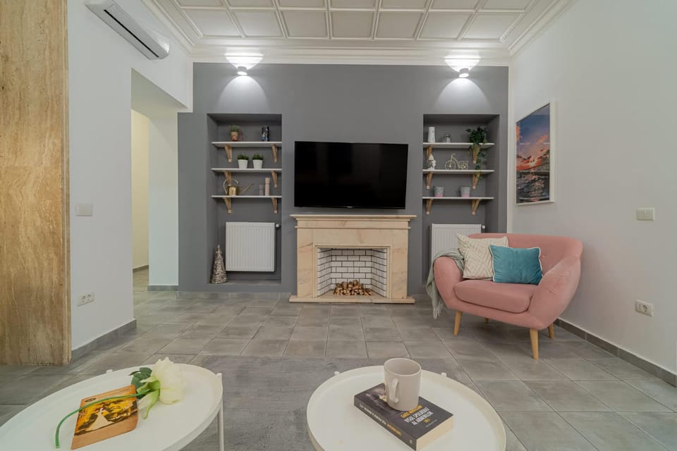 TV and multimedia, Living room, Seating area