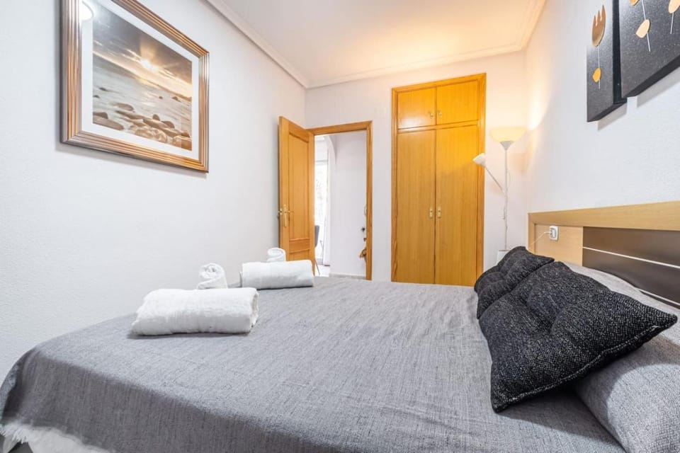 Bed, Photo of the whole room, Bedroom, wardrobe