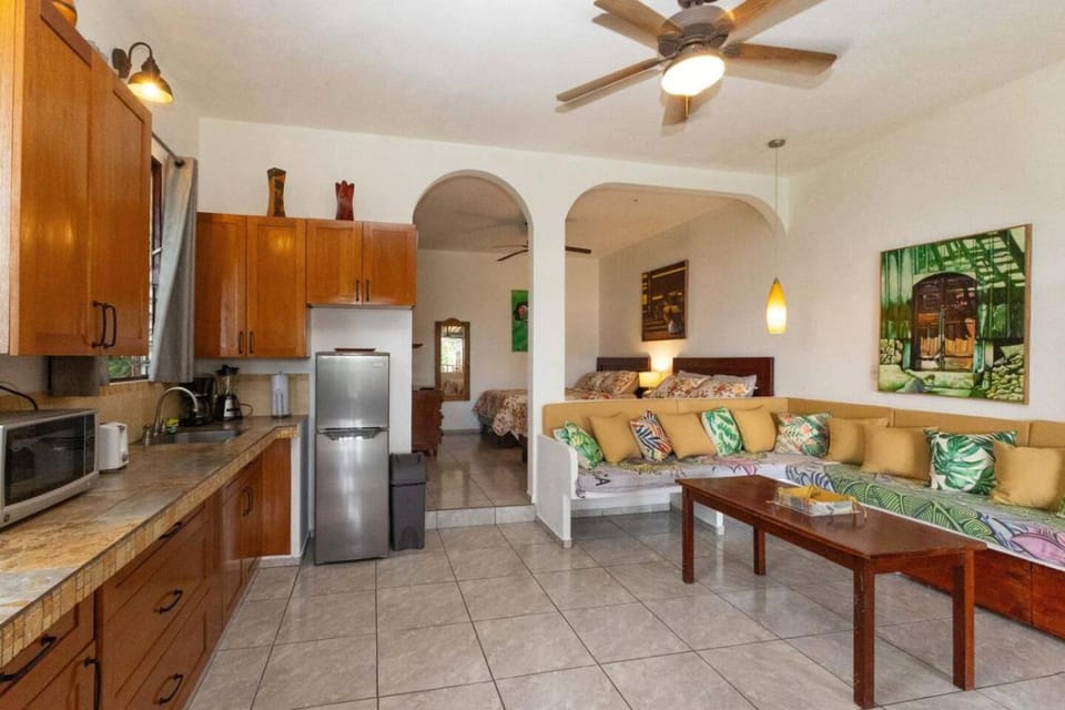 Villas el Parque 18A 1BR Central Apartment w Huge Patio Apartment in Quepos