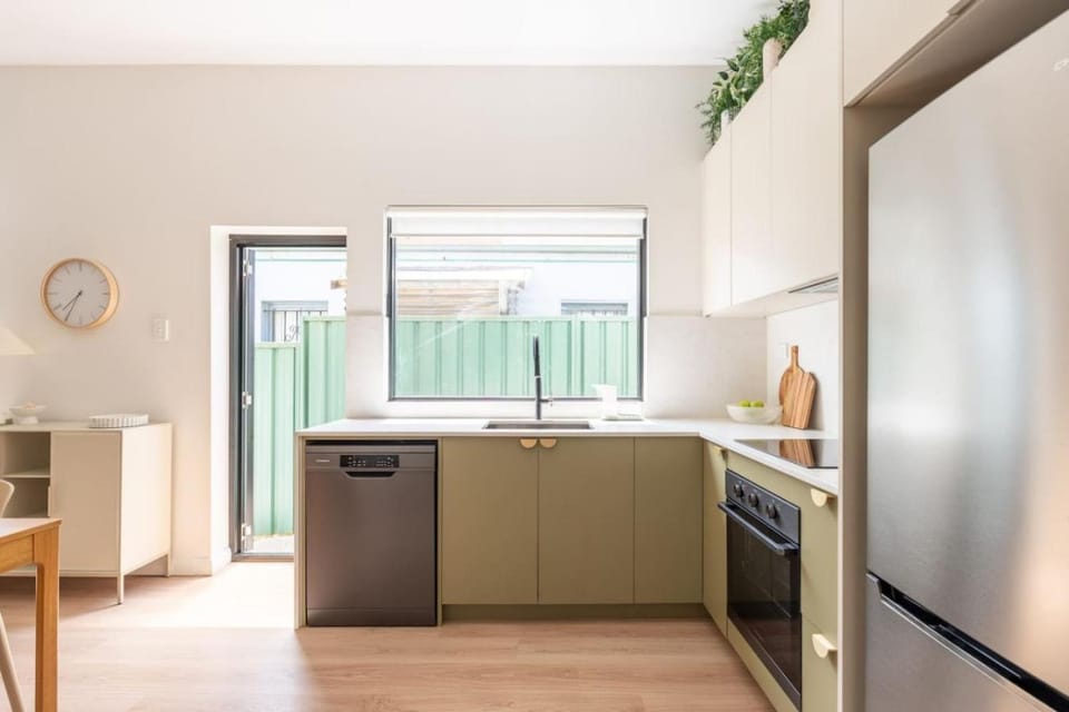 Stylish Inner-City Terrace Near Green Square House in Sydney