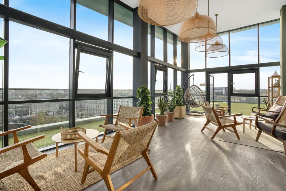 Communal lounge/ TV room