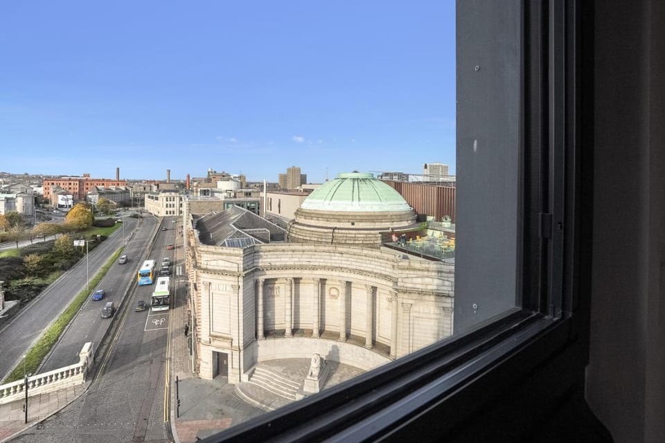 Nearby landmark, Neighbourhood, View (from property/room), City view, Landmark view, Location
