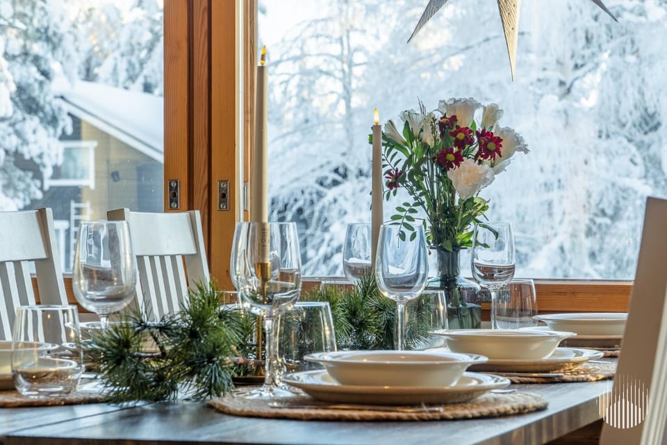 Dining area, kitchen