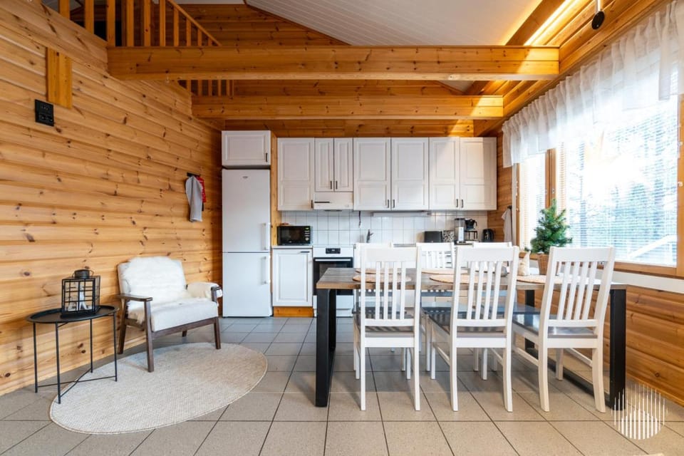 Kitchen or kitchenette, Living room, Seating area, Dining area, pet friendly