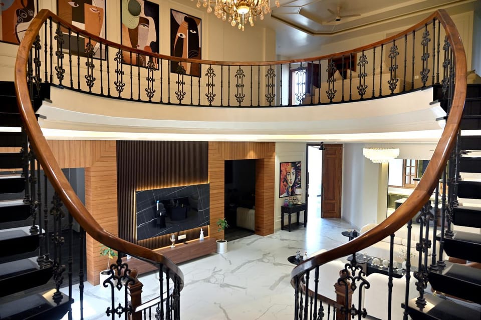 Communal lounge/ TV room