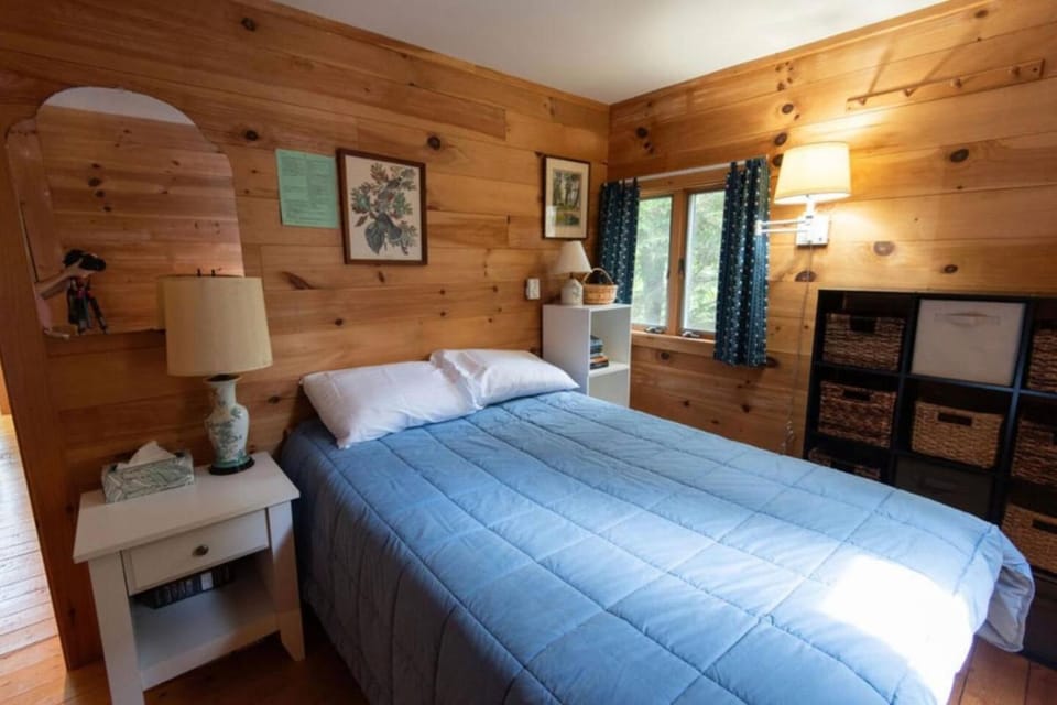 Secluded Cabin With Ocean Access Cabin in Tremont
