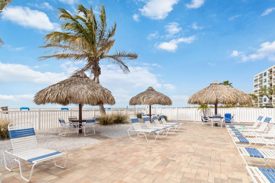 3 Bedroom 2 Bath Beach View #105 Beach Place Condos Apartment in Madeira Beach