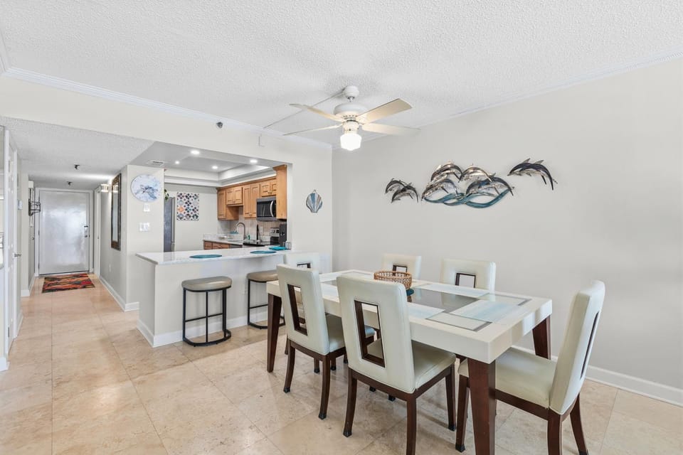 #302 Villa Madeira Condos Apartment in Madeira Beach