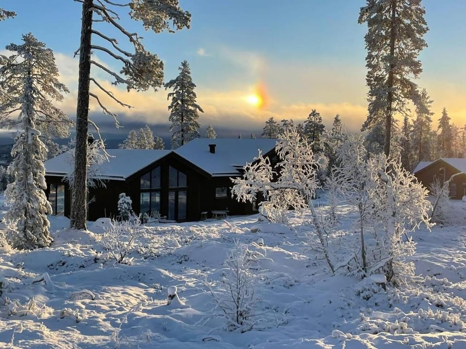Luxury Trysil Chalet Hot Tub and Sauna Chalet in Innlandet