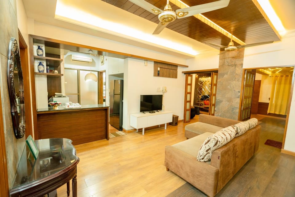 Communal lounge/ TV room, TV and multimedia, Kitchen or kitchenette, Living room, Seating area, Evening entertainment