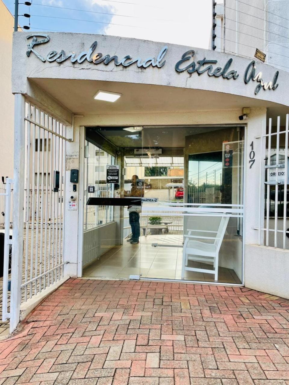 Facade/entrance