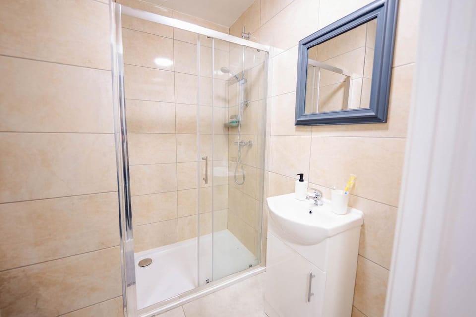 Shower, Bathroom, Bath, towels