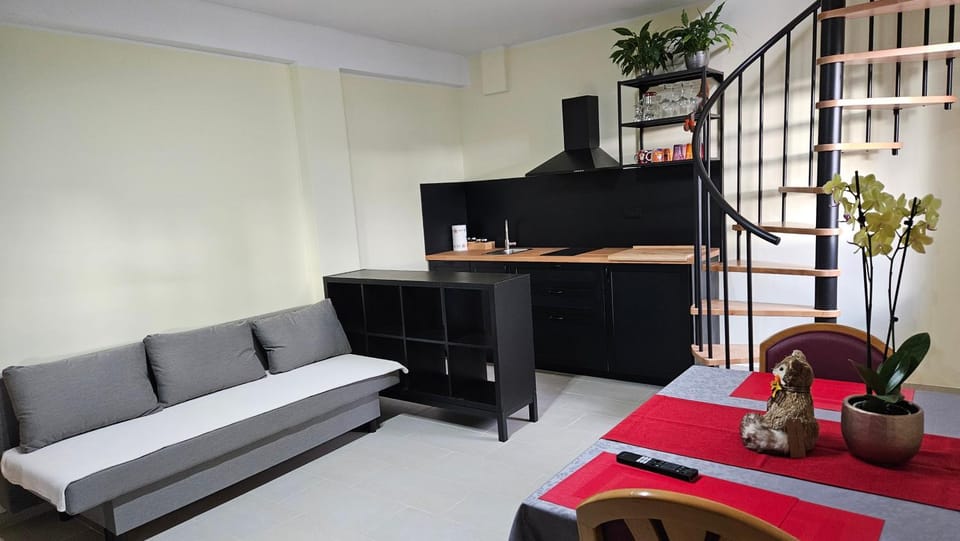 Communal lounge/ TV room, Kitchen or kitchenette