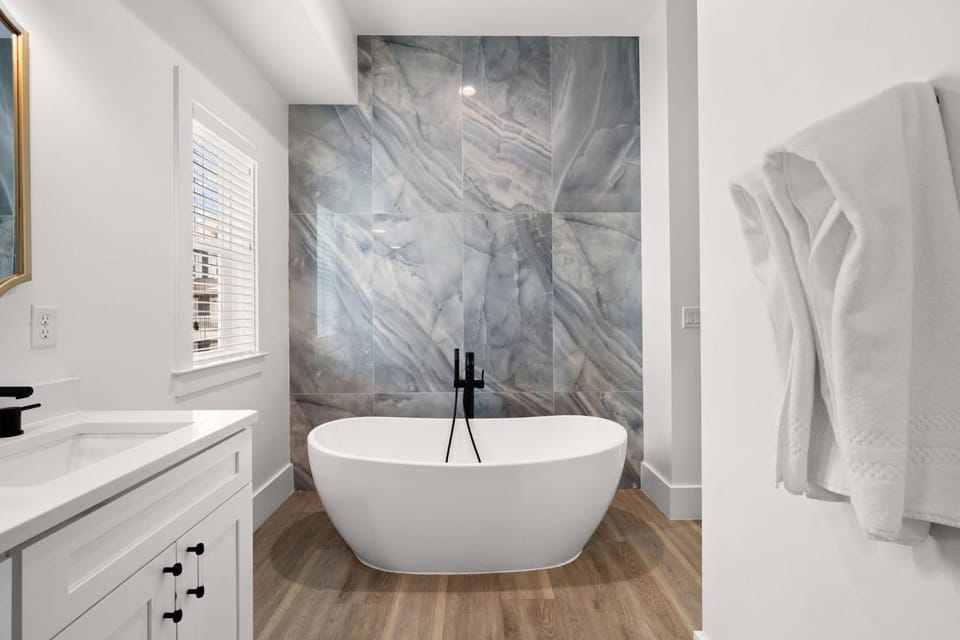 Bathroom, Bath
