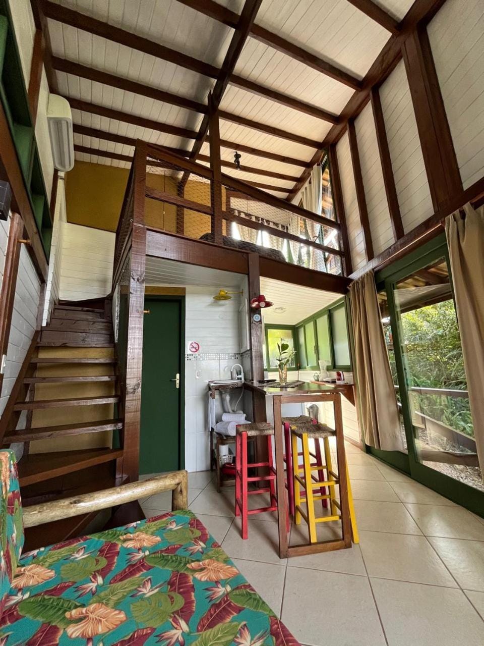 Kitchen or kitchenette, Seating area, Bedroom