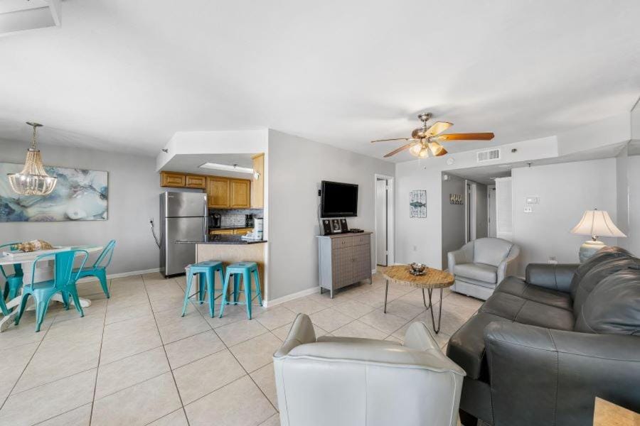 Phoenix III 3025 by Youngs Suncoast Apartment in Orange Beach
