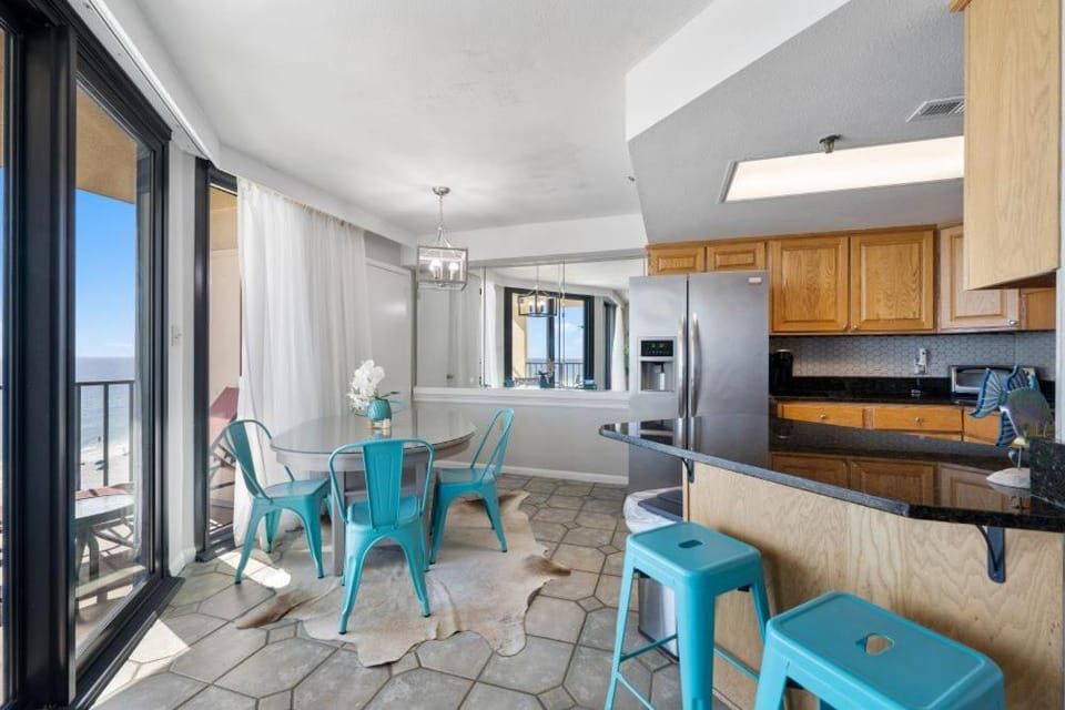 Phoenix III 3083 by Youngs Suncoast Apartment in Orange Beach