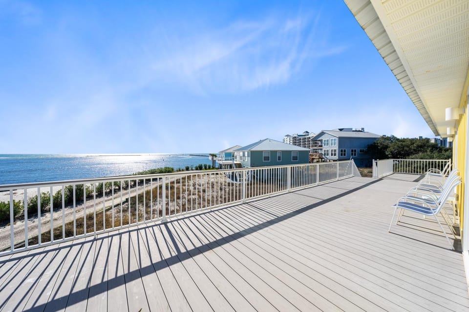 Day, Neighbourhood, Balcony/Terrace, Seating area, Sea view