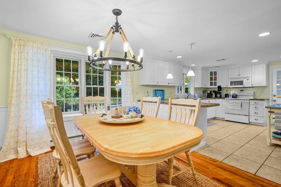 Family-Friendly Harwich Retreat Near Beaches House in South Chatham