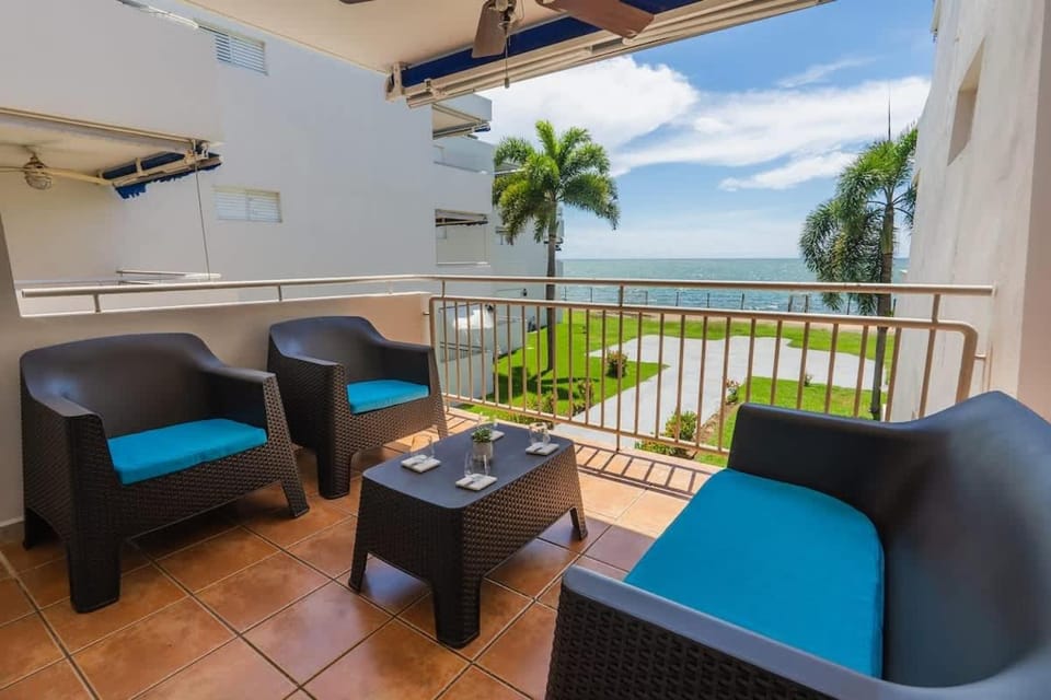 Day, Balcony/Terrace, Seating area, Sea view