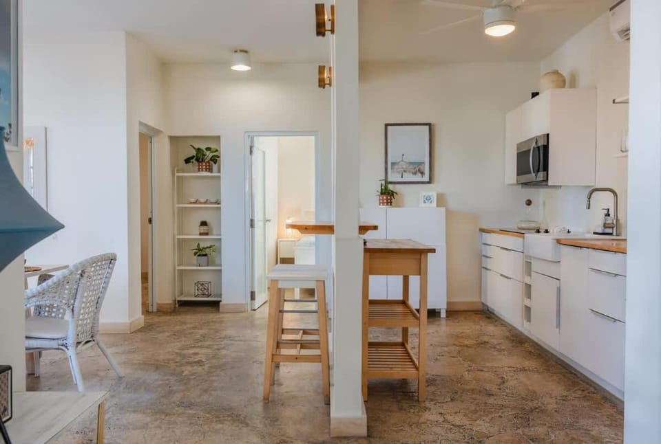 Kitchen or kitchenette, Dining area, dishwasher, kitchen