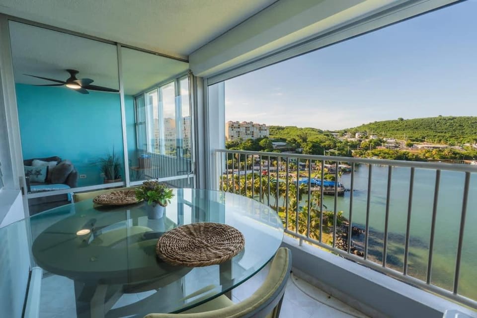 Day, View (from property/room), Balcony/Terrace, Seating area, Dining area